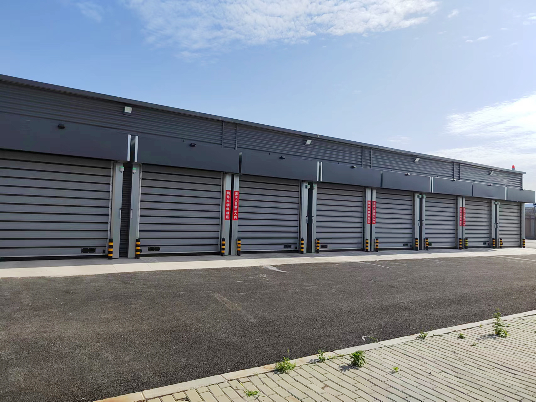 大連機場硬質(zhì)快速門